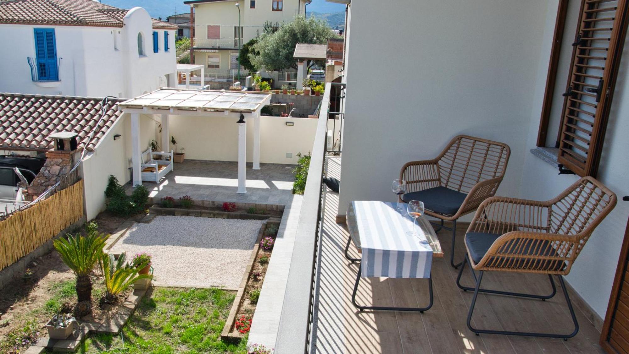 Dommu Livia Hotel Lotzorai Exterior photo