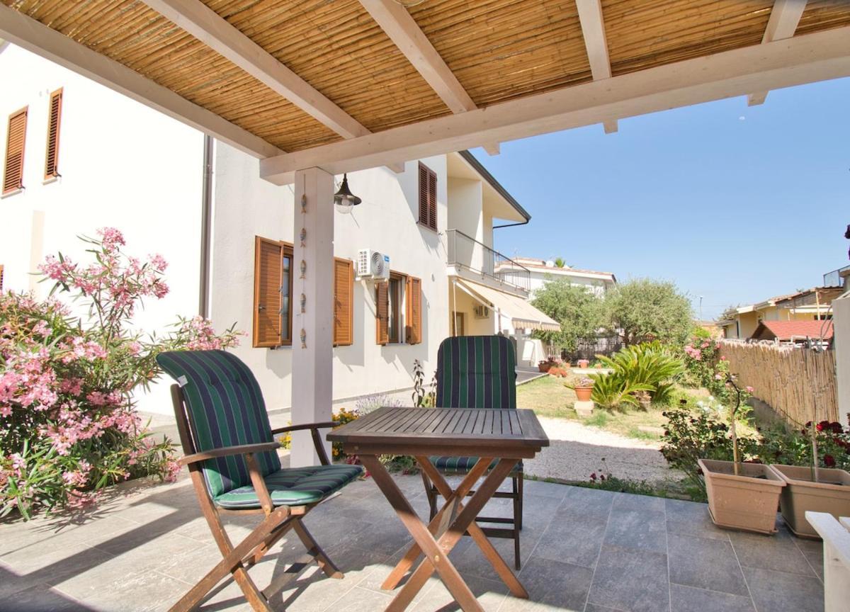 Dommu Livia Hotel Lotzorai Exterior photo
